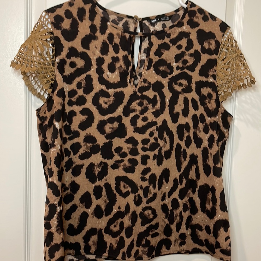 SHEIN MEDIUM US-6 LEOPARD BLOUSE women